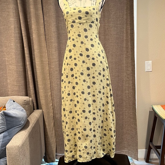 VRG GRL, maxi, open back, size 4 - Picture 1 of 5